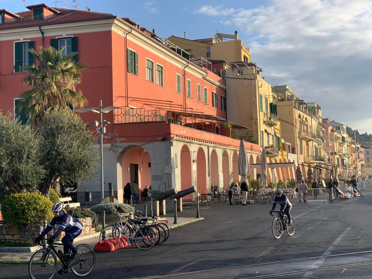 Casa Vacanza " La Rosa " Imperia Liguria Екстериор снимка