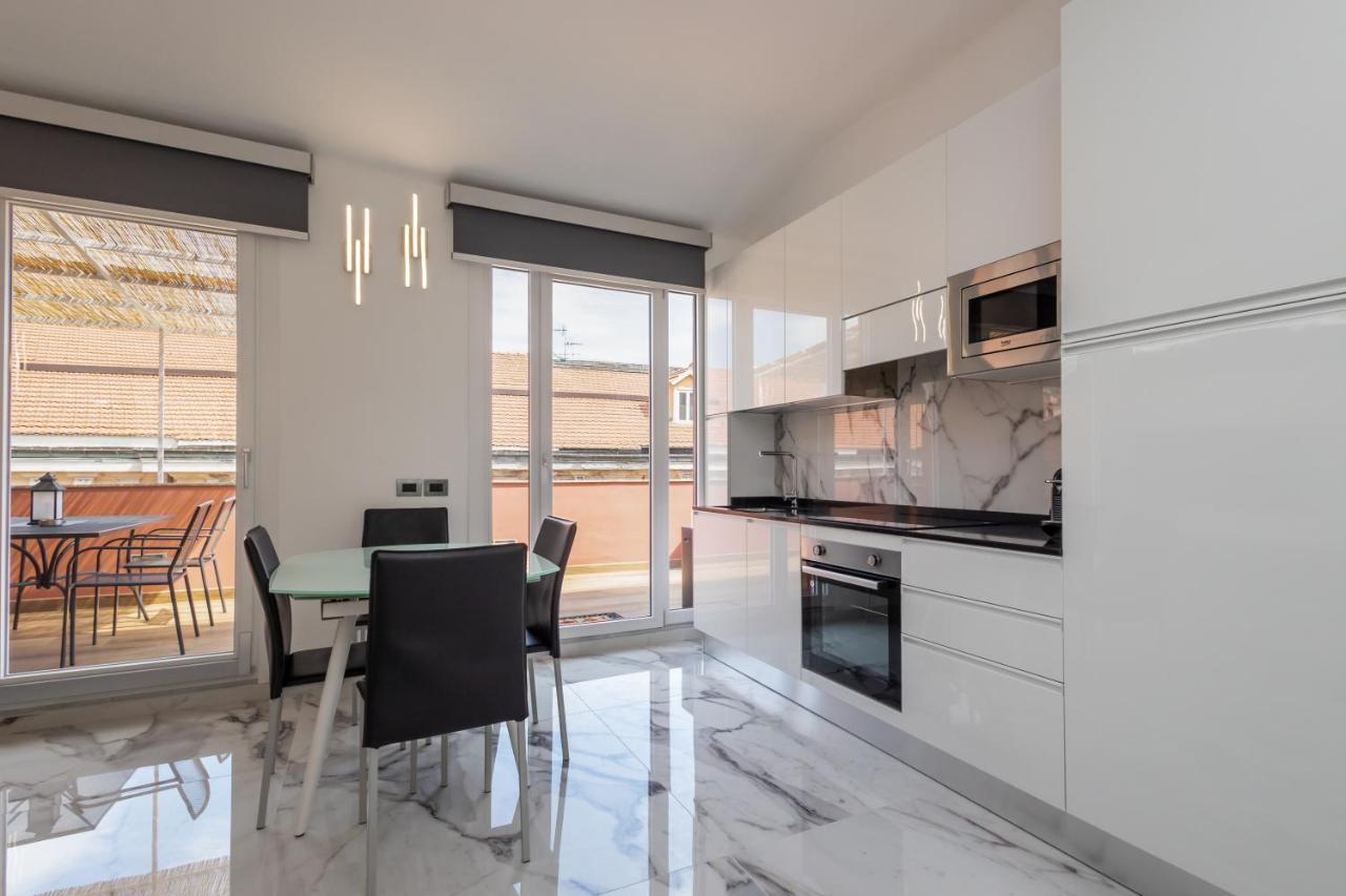 Casa Vacanza " La Rosa " Imperia Liguria Екстериор снимка