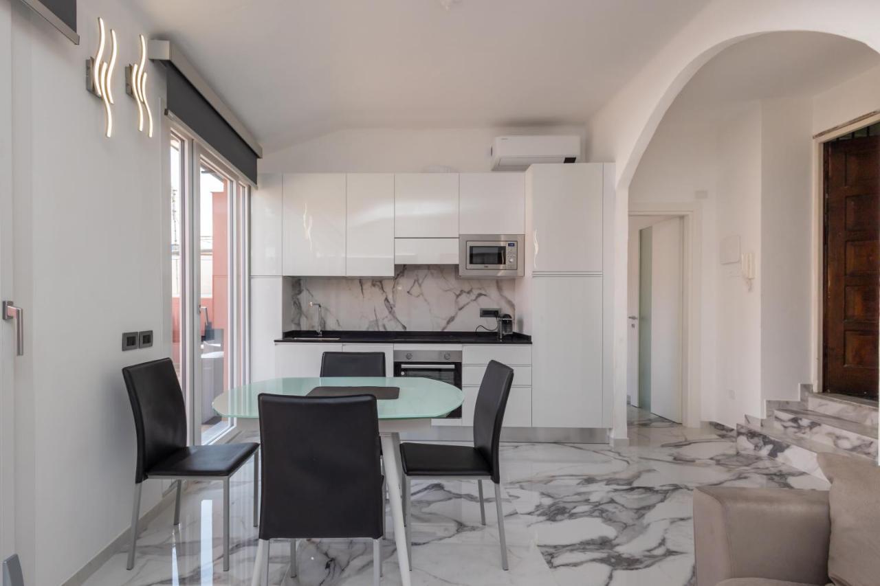 Casa Vacanza " La Rosa " Imperia Liguria Екстериор снимка