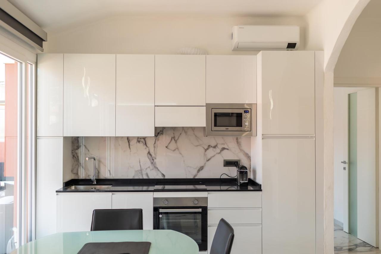 Casa Vacanza " La Rosa " Imperia Liguria Екстериор снимка