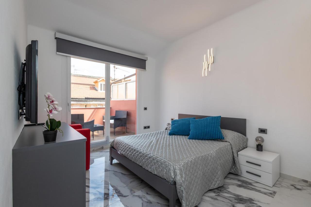 Casa Vacanza " La Rosa " Imperia Liguria Екстериор снимка