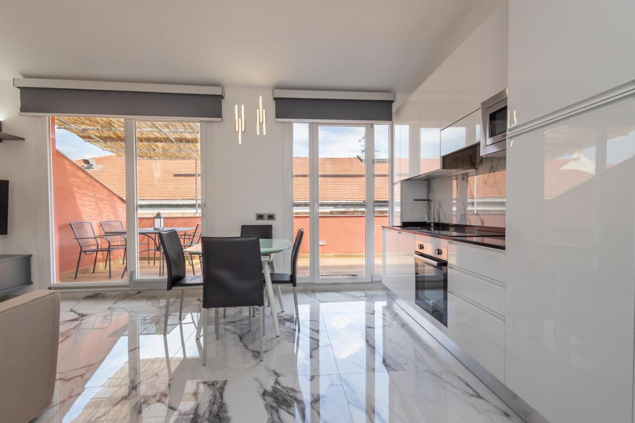 Casa Vacanza " La Rosa " Imperia Liguria Екстериор снимка